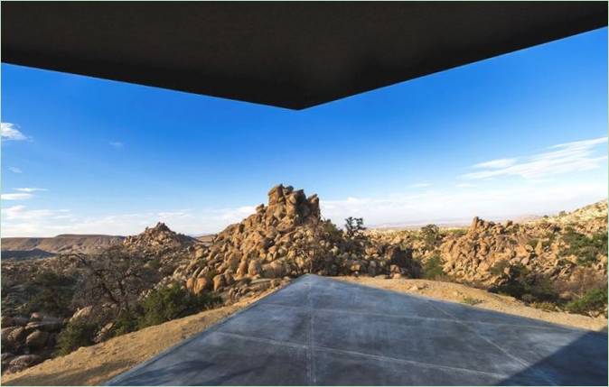 La terrasse d'une maison privée dans le désert