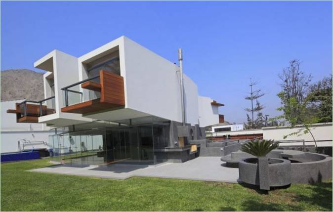 Conception futuriste de la maison privée La Planicie, Pérou