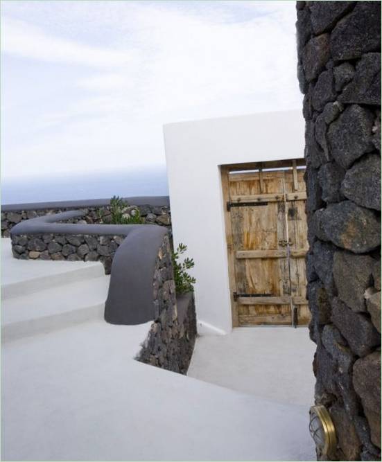 Aenaon, la parfaite villa blanche à Santorin en Grèce
