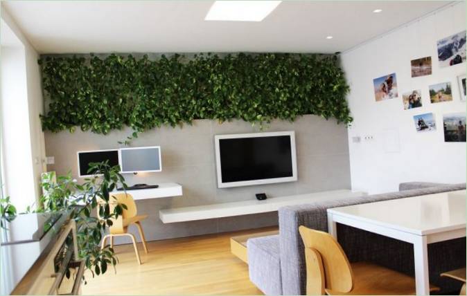 Système hydroponique moderne pour la maison ou le jardin : Salon avec un mur de plantes Système hydroponique moderne pour la maison ou le jardin : salon avec un mur de plantes