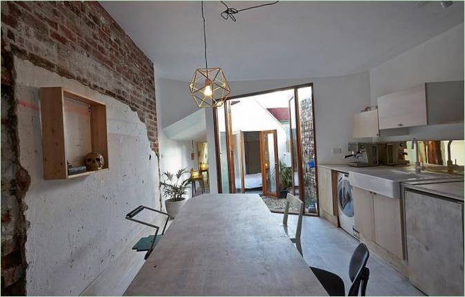 Une maison de poupée dans la banlieue de Melbourne