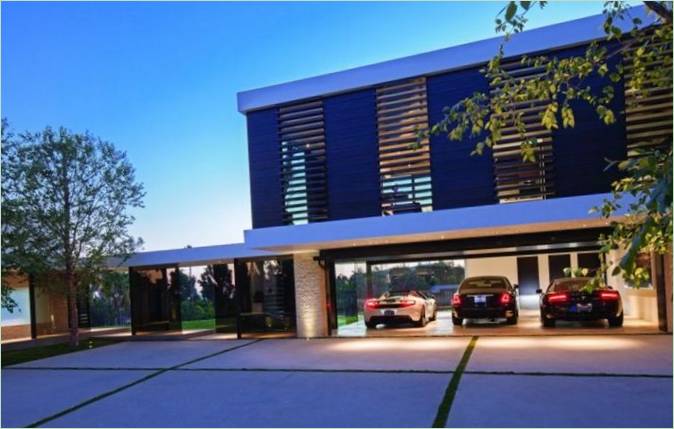 La résidence Laurel Way dispose d'un garage spacieux