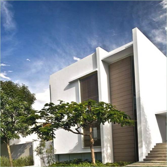 Conception simple d'une maison ML moderne par Agraz Architects