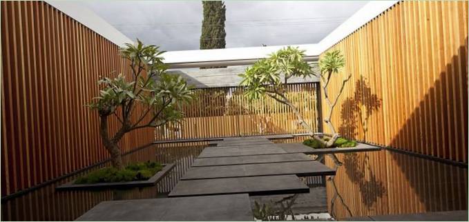 Étang artificiel à la Maison flottante