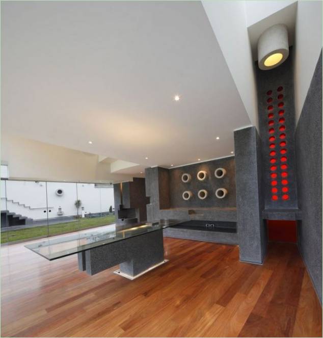 Design intérieur futuriste de la maison privée La Planicie, Pérou