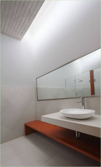 Lavabo et miroir