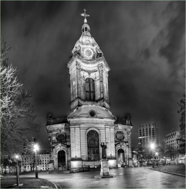 Une belle église