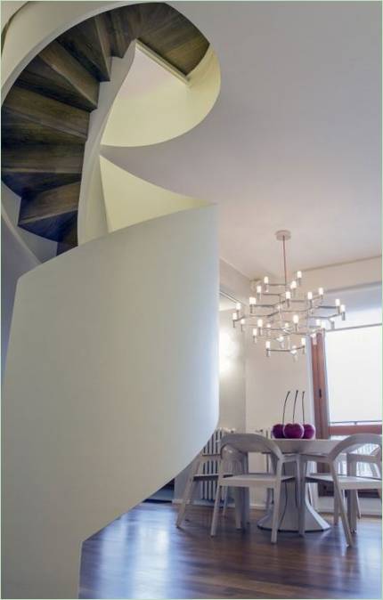 Penthouse Casa Con Dependance. Escalier en spirale