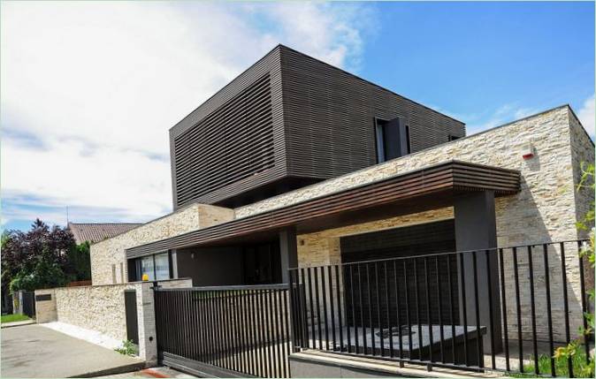 Aménagement intérieur d'une maison en bois et en pierre A.B. Maison à Timisoara, Roumanie