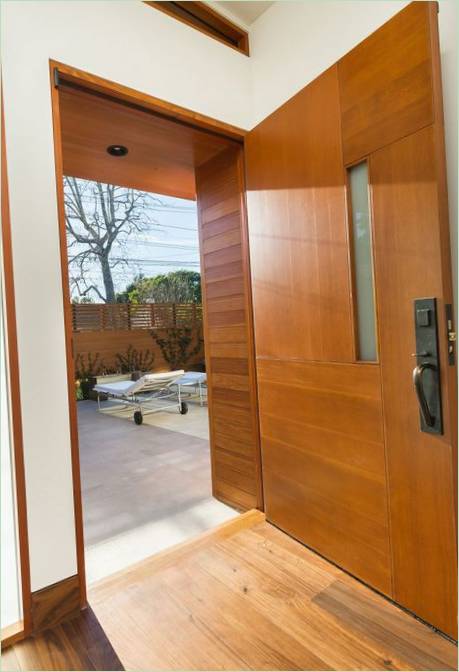 Aménagement intérieur d'une maison familiale avec terrasse en Californie