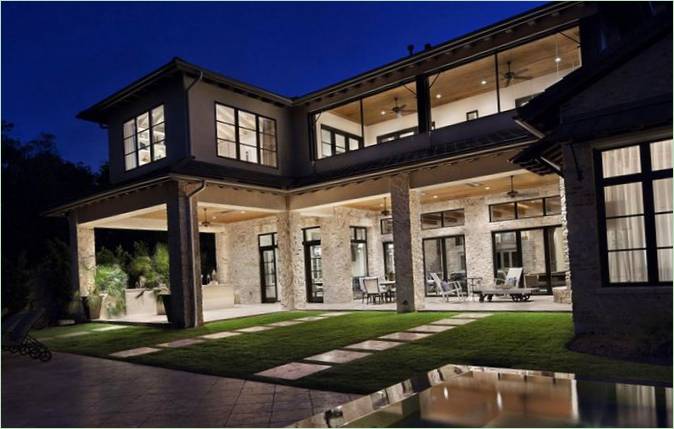Style contemporain d'une ferme de luxe au Texas