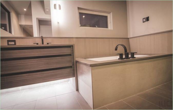 Mise en valeur des meubles dans la salle de bains