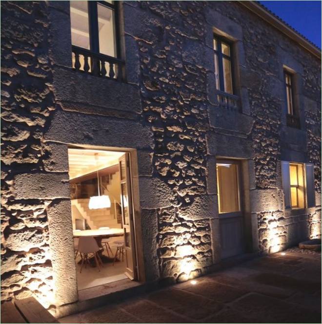 Façade d'une maison réhabilitée en Espagne