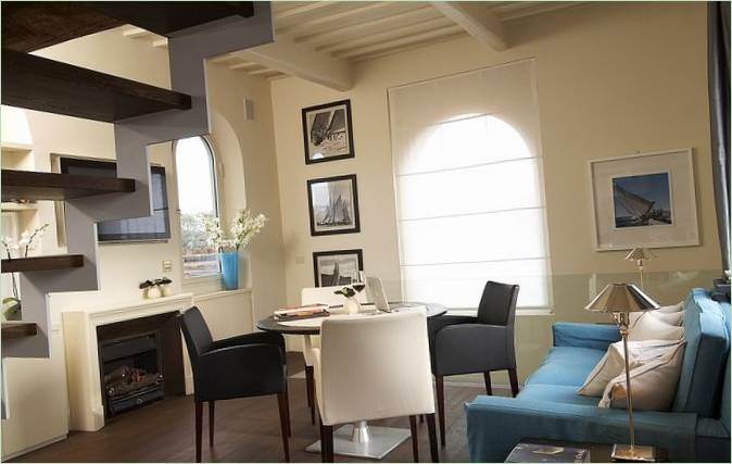 Des teintes de bleu dans l'intérieur du salon