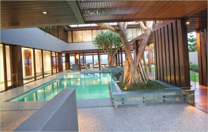 Piscine dans la cour de la maison de l'Albatros