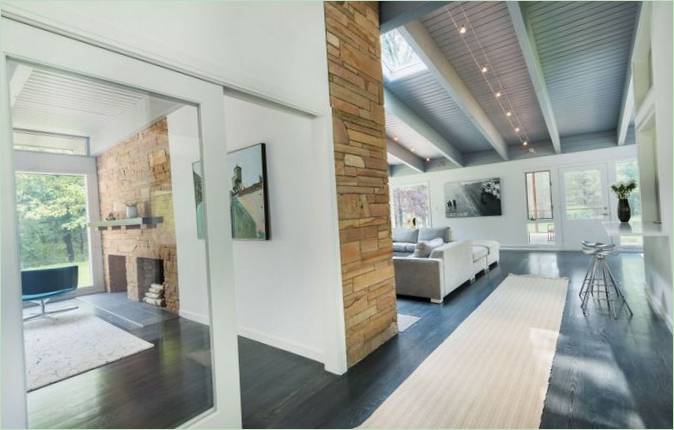 Le salon d'une maison moderne dans le Massachusetts, aux États-Unis