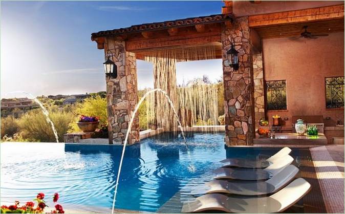 Décoration de la terrasse de la piscine
