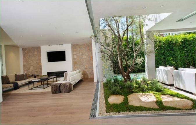 Conception intérieure d'une villa avec piscine à Los Angeles