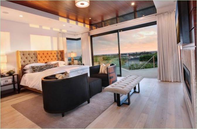 Conception intérieure high-tech et art déco du manoir Galatea à Corona del Mar, aux États-Unis