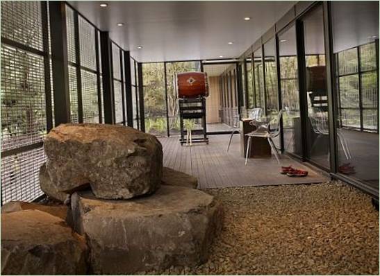 Aménagement intérieur d'une terrasse fermée