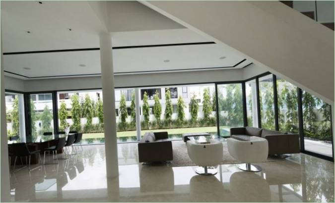 Lobby ouvert en blanc laiteux