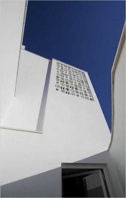 La façade blanche de la villa