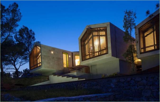 Aménagement intérieur d'une maison dans une pinède à Montpellier, France