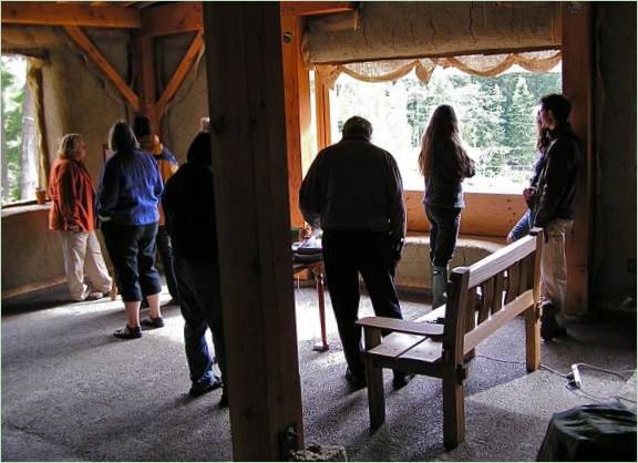 Construire une maison en bottes de chaume