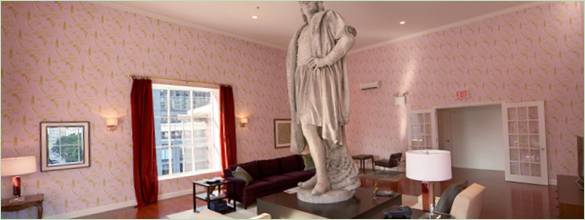 Statue de la découverte de Colomb par l'artiste Tatzu Nishi