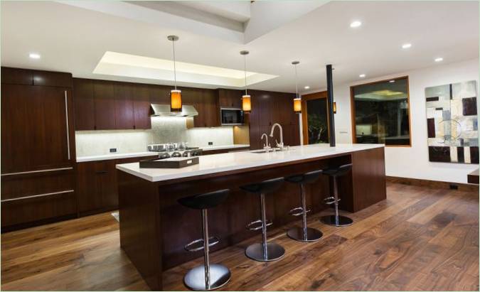 Aménagement intérieur d'une maison familiale avec terrasse en Californie