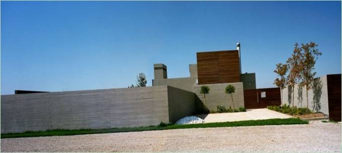 Maison en forme de L en Grèce