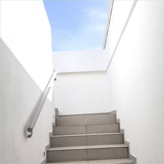 L'escalier de la maison moderne Linhares Dias au Brésil