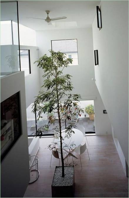 Aménagement intérieur de la salle à manger de la maison Kre