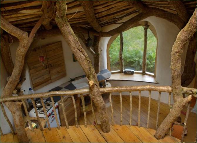 Intérieur de la cuisine d'un chalet insolite