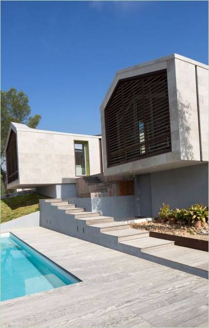 Aménagement intérieur d'une maison dans une pinède à Montpellier, France