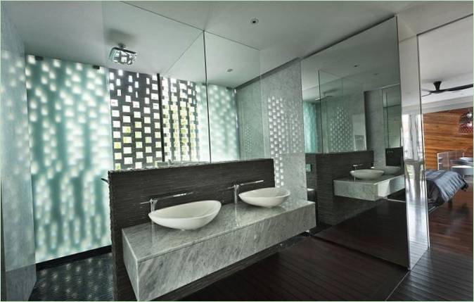 Salle de bains élégante en marbre