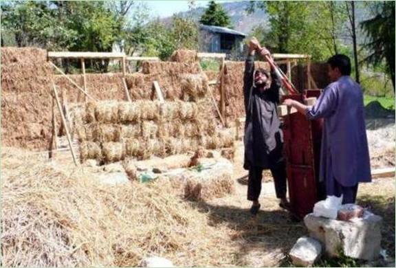 Construire une maison en bottes de paille