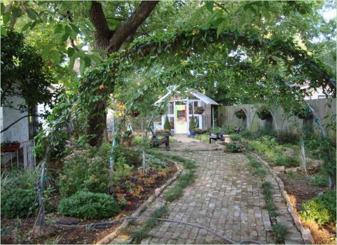 Décoration d'un chemin de jardin