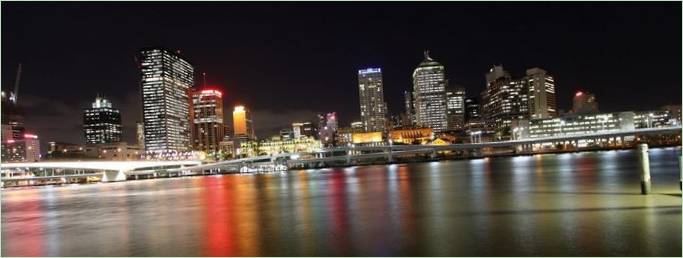 Une vue de Brisbane la nuit