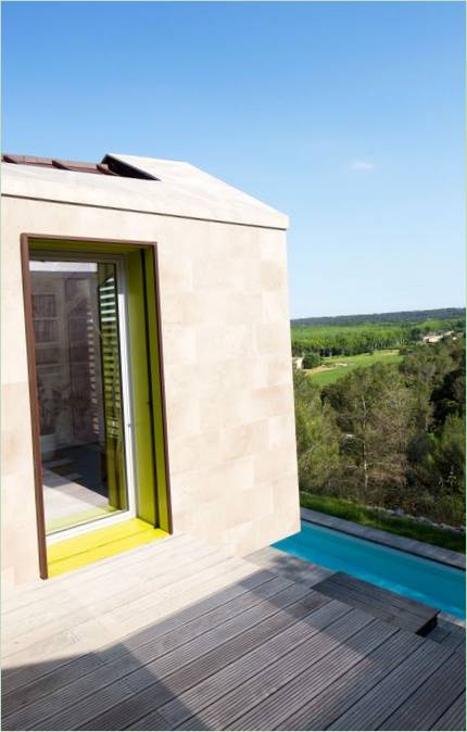 Aménagement intérieur d'une maison dans une pinède à Montpellier, France