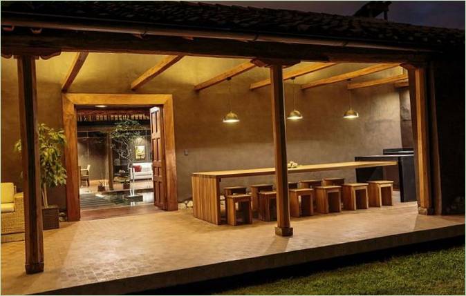 Salle à manger sur la terrasse