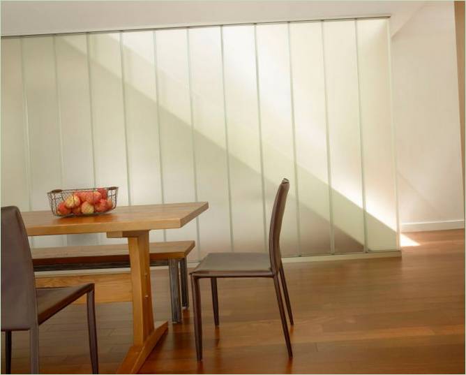 Verre de canalisation dans l'intérieur de la salle à manger