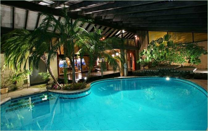 Décoration de la zone de la piscine extérieure