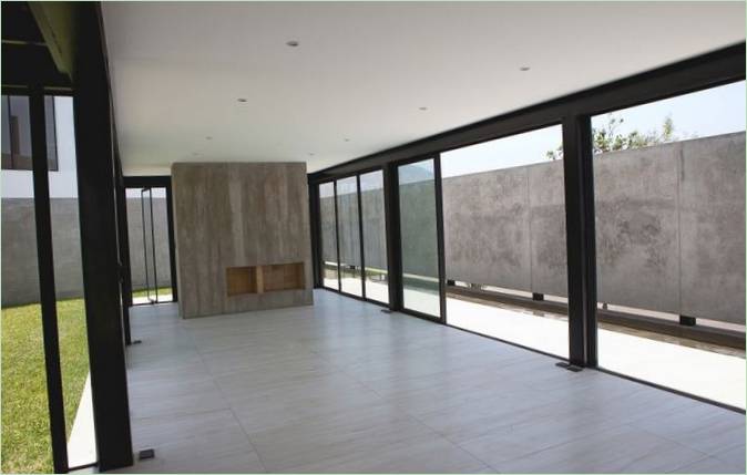 Intérieur de la maison entourée