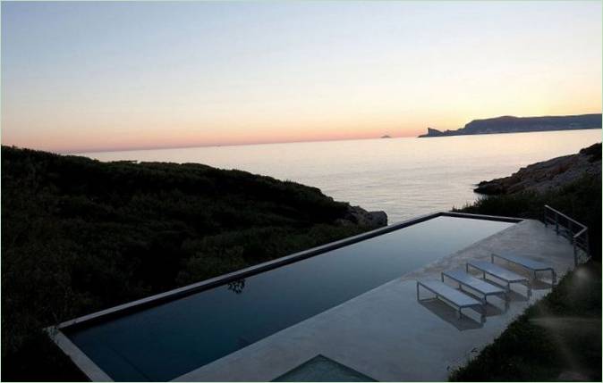 La piscine de la villa ALON dans le sud de la France