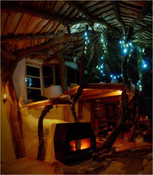 L'intérieur de la cabane du Hobbit