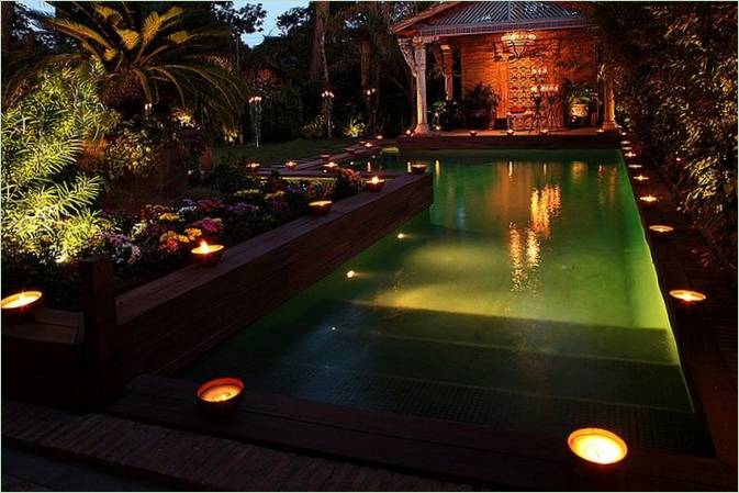 Décoration de la terrasse de la piscine