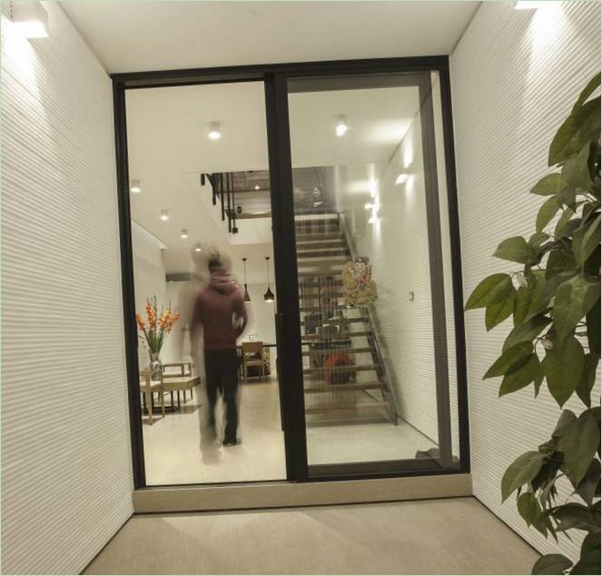Porte d'entrée en verre