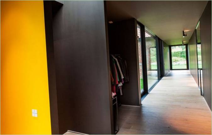 Design intérieur coloré de La Branche à Heverle, Belgique
