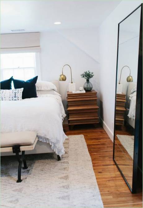 Incroyable intérieur de maison aux couleurs claires : le miroir Incroyable intérieur de maison de couleur claire : le miroir